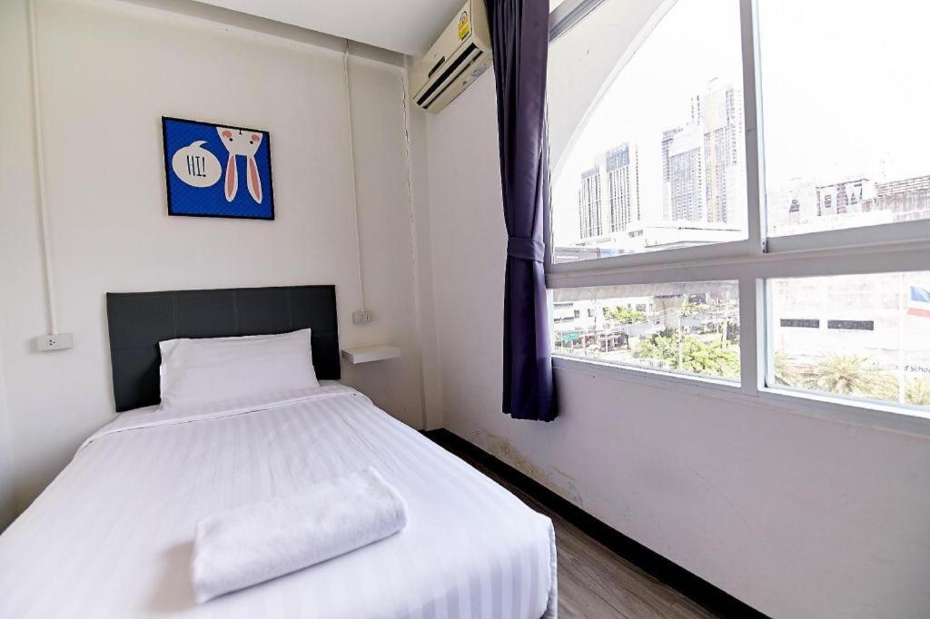 The Rabbit'S Hole Hostel Bangkok Dış mekan fotoğraf