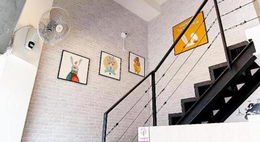 The Rabbit'S Hole Hostel Bangkok Dış mekan fotoğraf